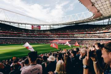 英超新规2026赛季起严惩拖延时间行为（配图示意）